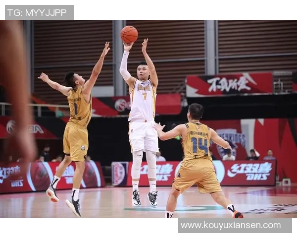 武汉篮球队整体压制革新探讨：从战术到心理的全方位提升之路